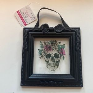 Ashland ‘Pretty Scary’ Floral Crown Skull Window Decoration 🌸 💀